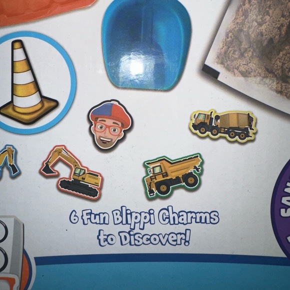 NIB | Blippi painting set and Blippi sand dig kit l | 2 items - Picture 7 of 8
